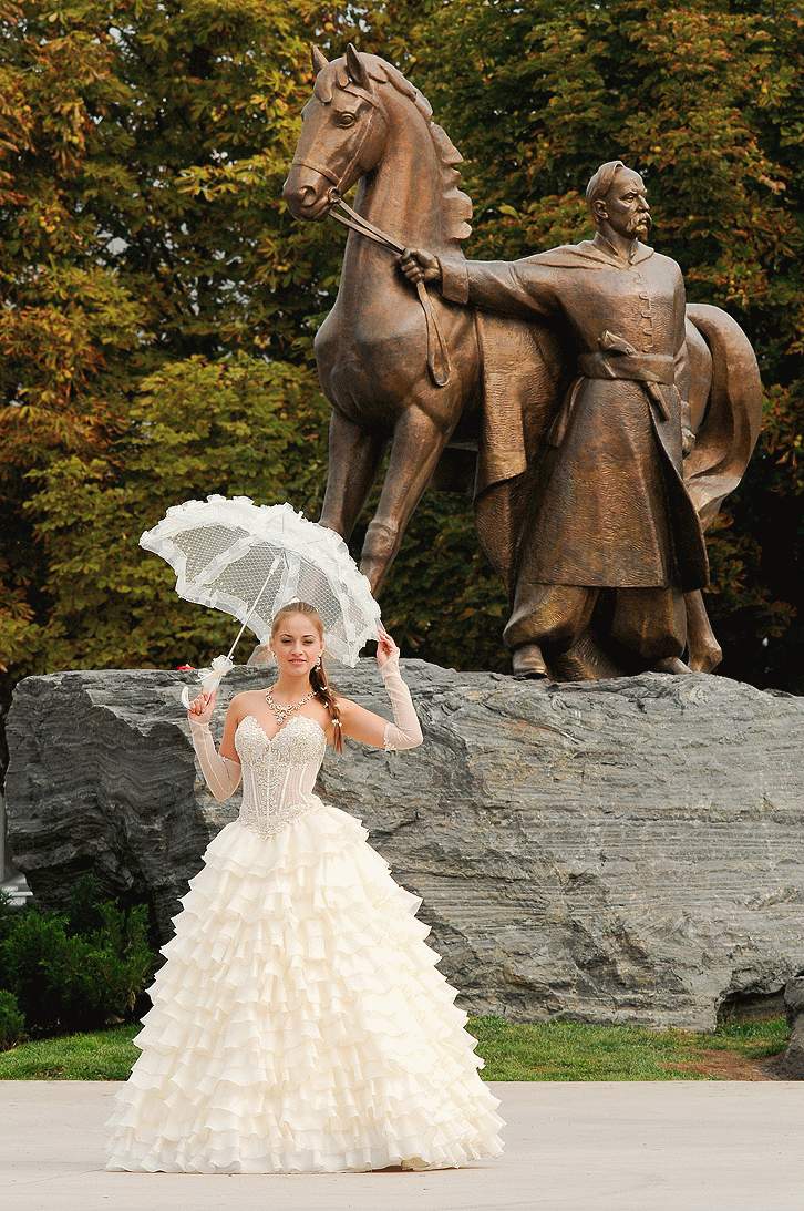 Невеста с зонтом